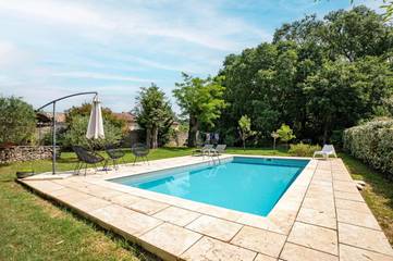 Location de vacances pour 10 personnes, avec jardin et piscine à Saint-Bauzille-de-Putois