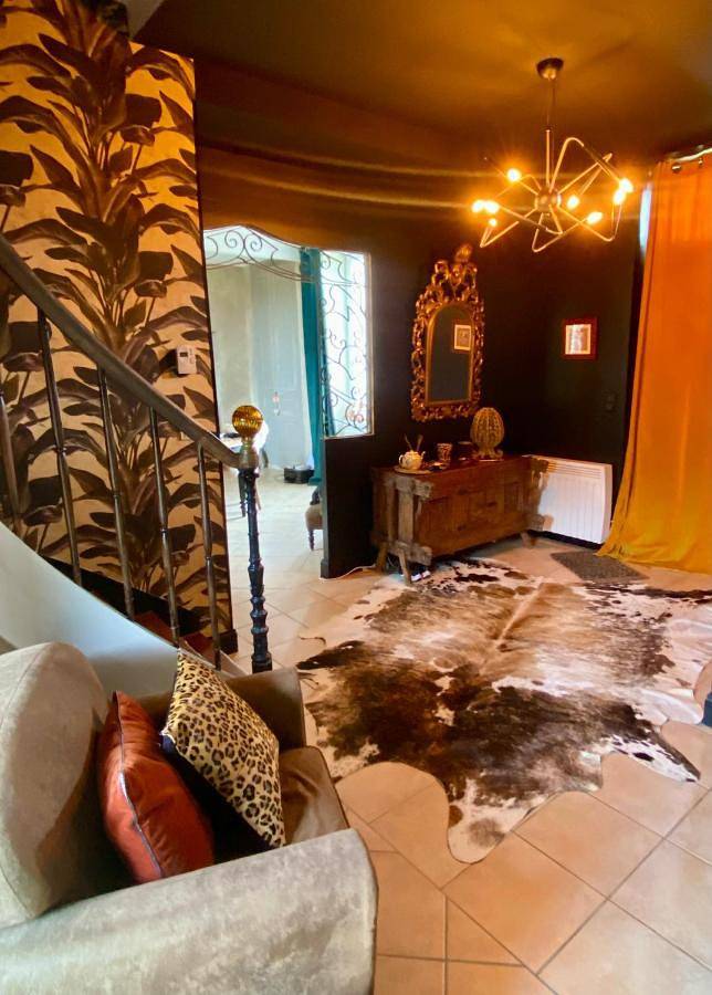 Location de vacances pour 2 personnes, avec jardin et piscine ainsi que vue et terrasse dans Vindelle - 2