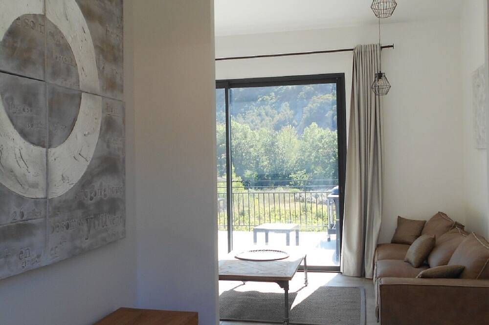 Villa moderne avec piscine privée au milieu des collines en Drôme Provençale sud in Propiac, Région de nyons