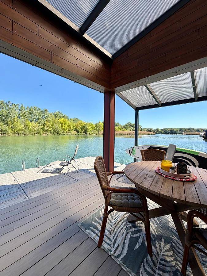 Boot für 6 Personen, mit Seeblick und Terrasse sowie Ausblick - 1