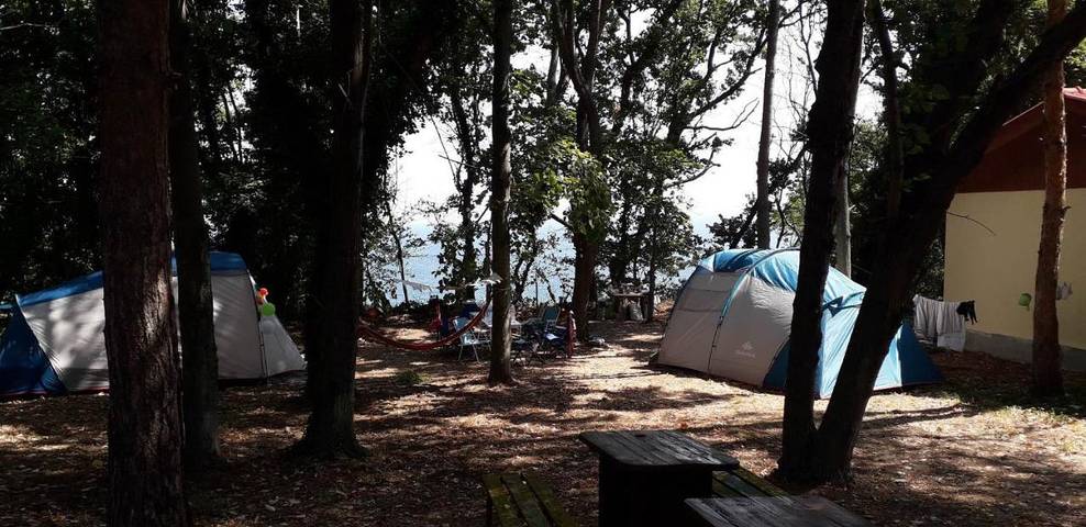 Camping pour 4 personnes, avec jardin et vue