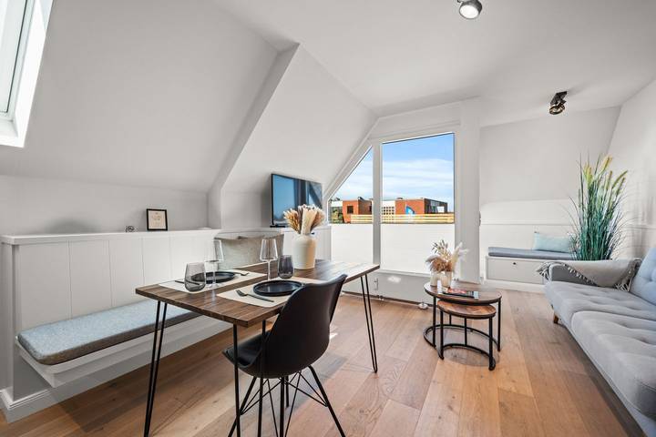 Ganze Wohnung, Traumloft Wenningstedt – Design, Ruhe & Licht über den Dächern in Wenningstedt, Sylt