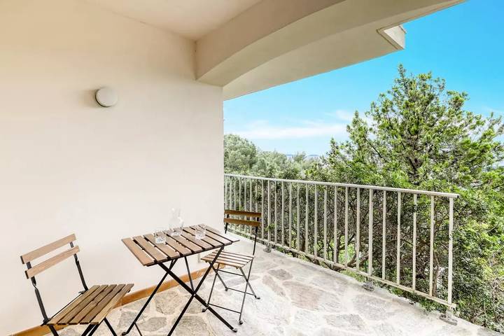 Gîte pour 4 personnes, avec terrasse et vue dans Plage d'Aiguebelle - 2