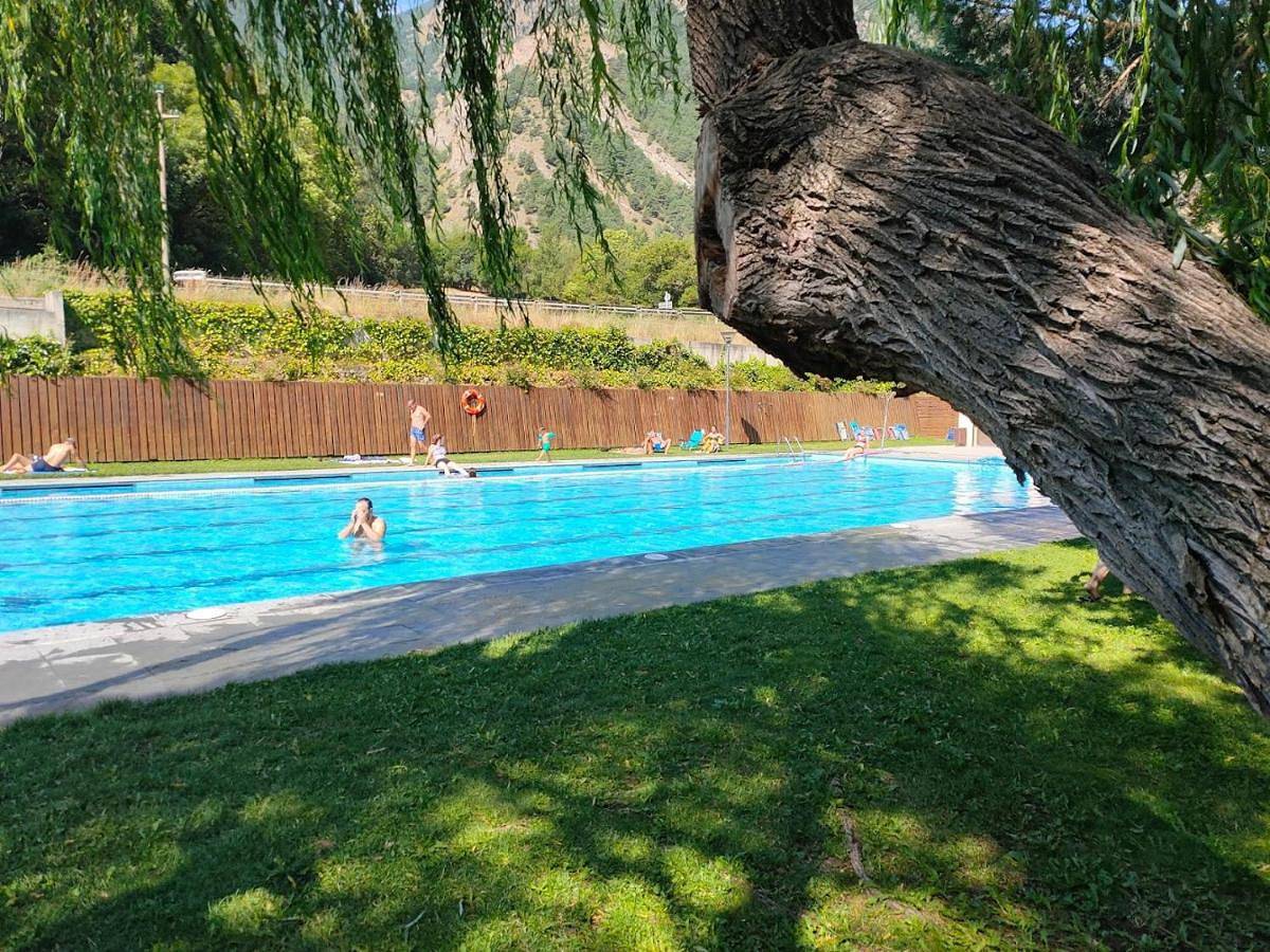 Tent (6pax) in Llavorsí, Pirineo Catalan