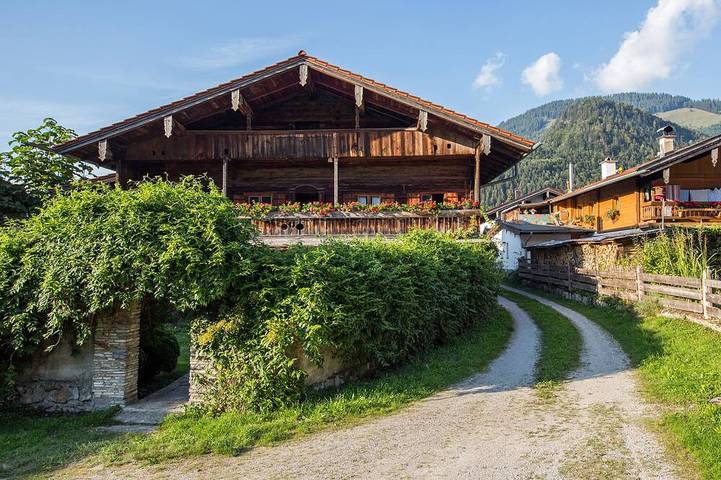 Ferienhaus für 9 Personen, mit Balkon und Garten in Unterwössen