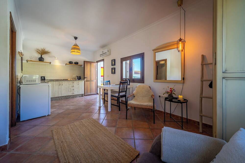 Boutique B&B Casa La Calera 15+/ Caminito del Rey-15 min/Ronda-25 min/Town-5 min in Teba, Málaga Province