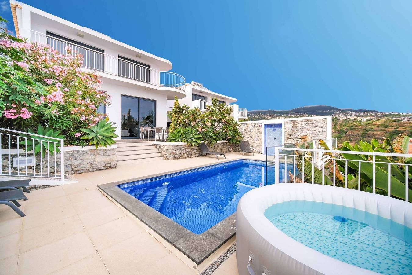 Villa para 6 pessoas com jacuzzi in Calheta, Madeira