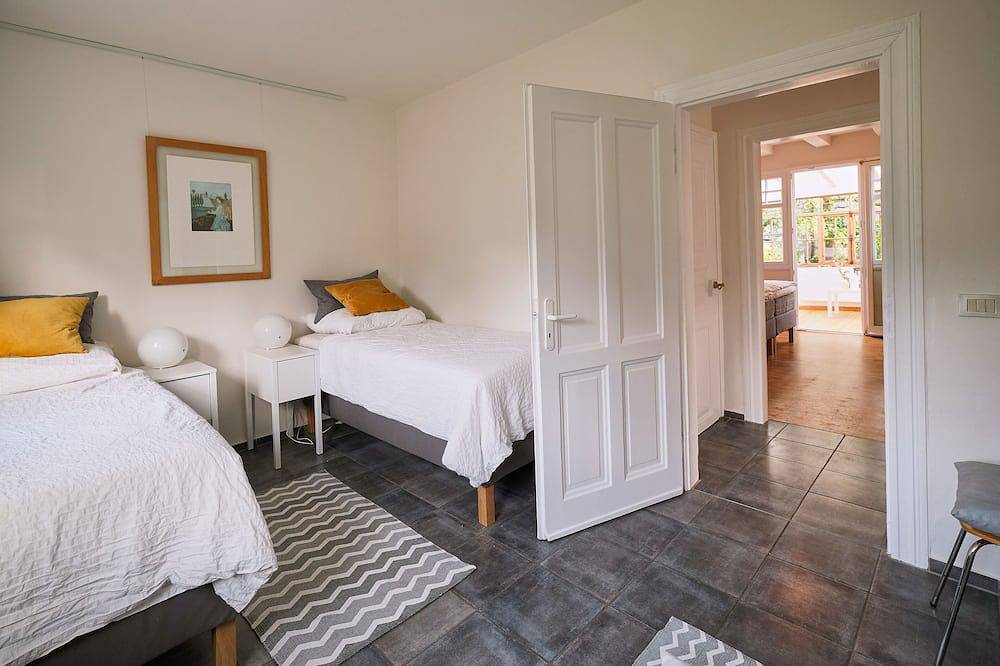 Ganze Wohnung, Ferienwohnung im Fachwerkhof 'Haus in Bewegung' in Neunkirchen-Seelscheid, Rhein-Sieg-Kreis