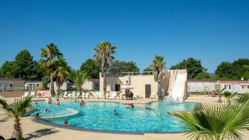 Camping für 8 Personen, mit Pool und Kinderpool sowie Terrasse in Grimaud