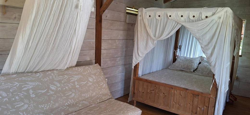 Gîte pour 4 personnes, avec vue et jardin dans Plage de l'Autre Bord - 4