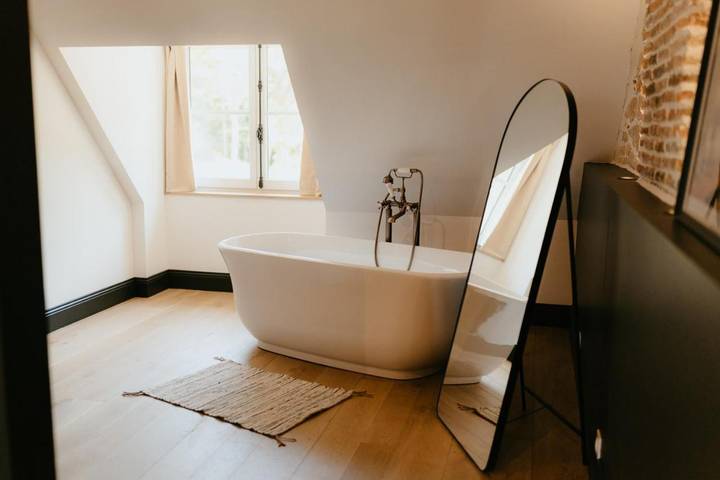 Chambre d’hôte pour 2 personnes, avec vue ainsi que jardin et piscine dans le Jura - 4