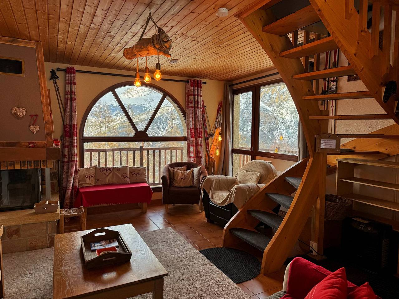 Appartement entier, Chalet de montagne (6 personnes) in Puy-Saint-Vincent, Parc national des Écrins