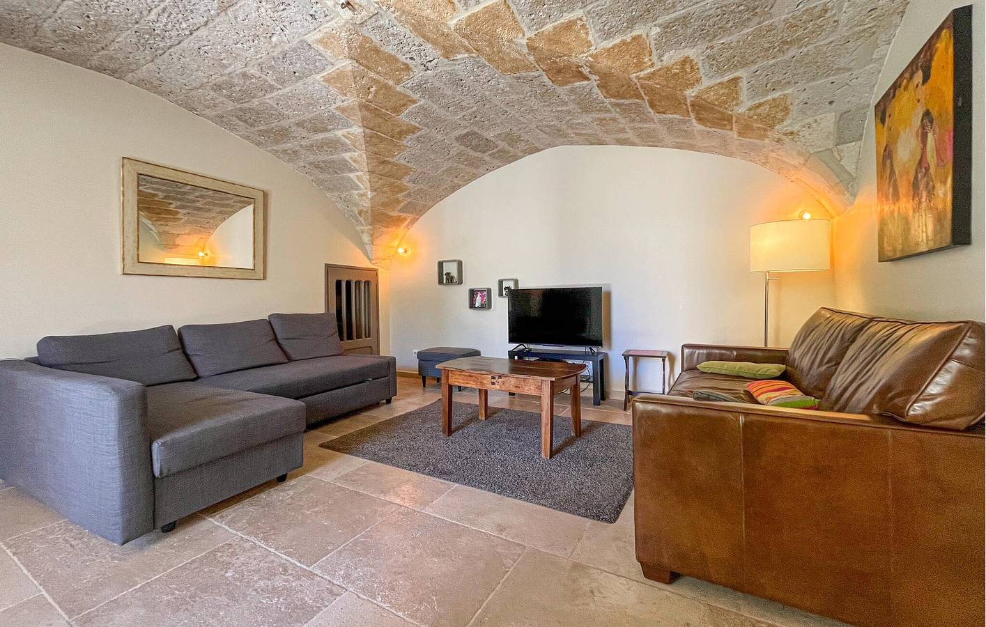 Charmant appartement de 150 m² avec piscine à Saint-Hilaire-d'Ozilhan in Saint-Hilaire-d'Ozilhan, Région de Nîmes