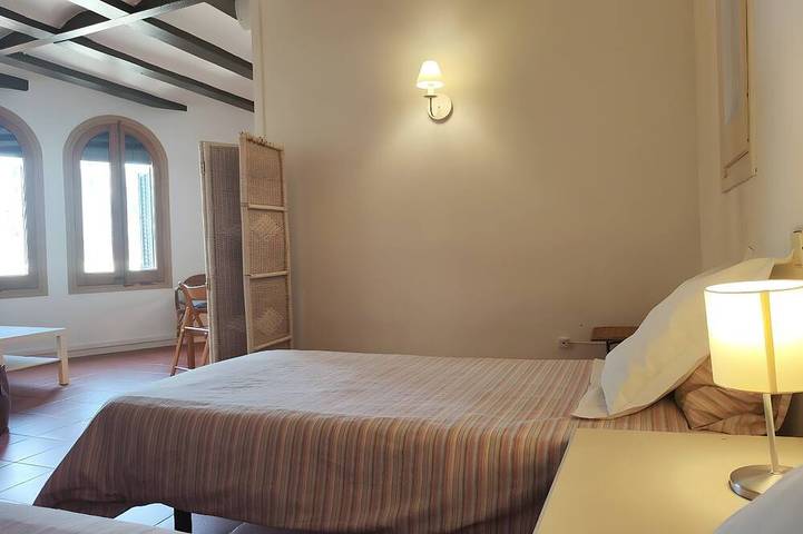 Entire apartment, Penthouse in the heart of Barcelona. Rambla E in Barcelona Centre, Barcelona
