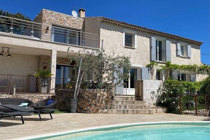 Villa pour 10 personnes, avec terrasse et jardin, animaux acceptés