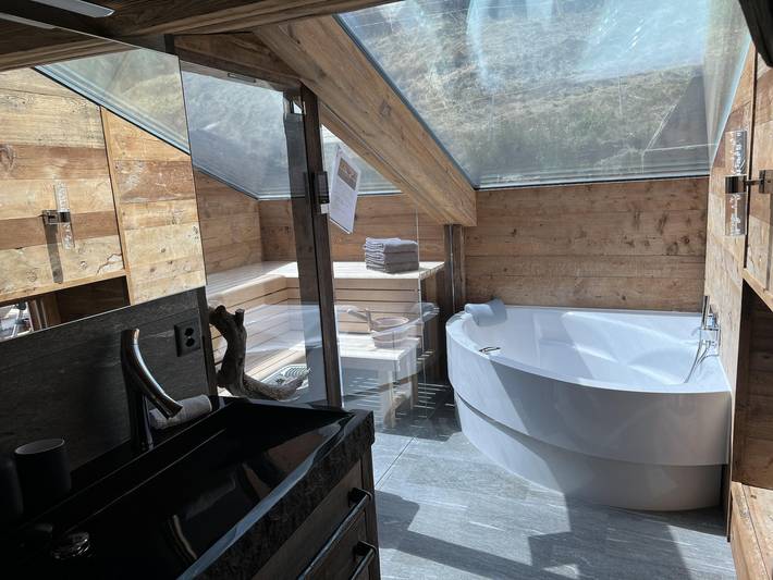 Gîte pour 6 personnes, avec balcon et vue ainsi que sauna et jardin, adapté aux familles dans Valais - 4