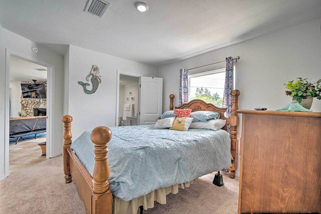 Remodeled Retreat on Homosassa River Canal! in Homosassa, Citrus County