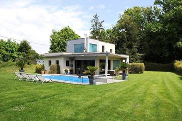 Gîte pour 4 personnes, avec terrasse et jardin à Redon