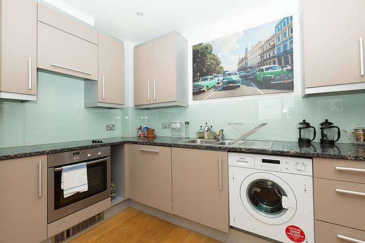 Ganze Wohnung, Ferienwohnung für 4 Personen mit Garten in Tower Hamlets, London