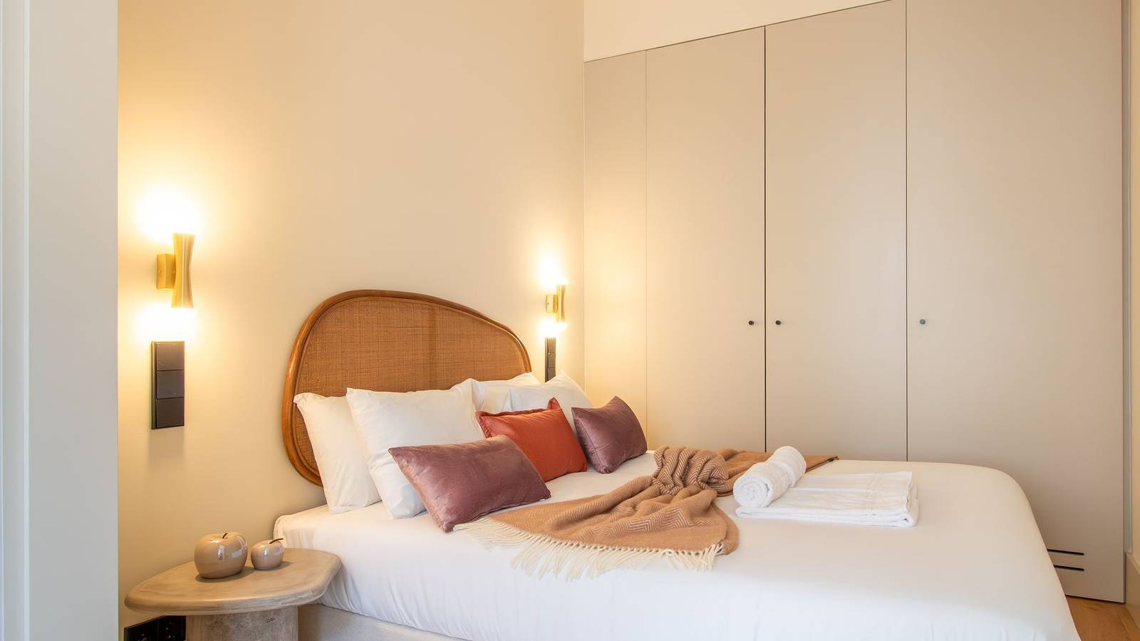 Ganze Wohnung, Catarina 392 | Premium 2Br by Lovelystay in Santo Ildefonso, Porto