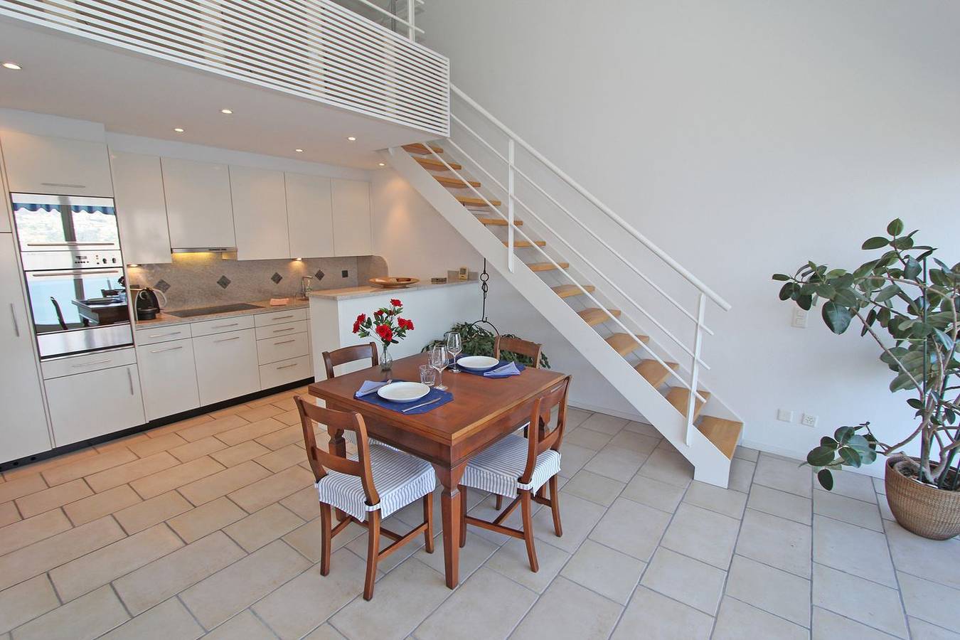 Ganze Wohnung, Schöne Duplex-Wohnung mit herrlicher Aussicht auf den See in Gambarogno, Lago Maggiore (Schweiz)