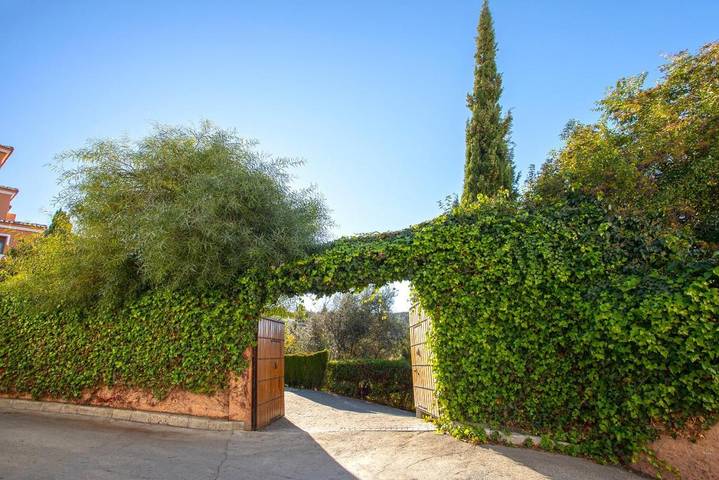 Casa rural para 14 personas, con vistas además de jardín y piscina en Alcaucín - 2