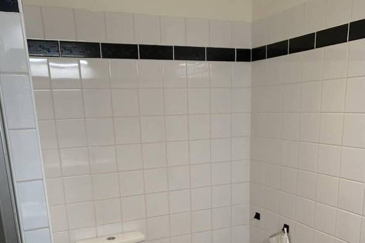 Gîte pour 12 personnes, avec terrasse ainsi que piscine et jardin à Saint-Alban-Auriolles - 4