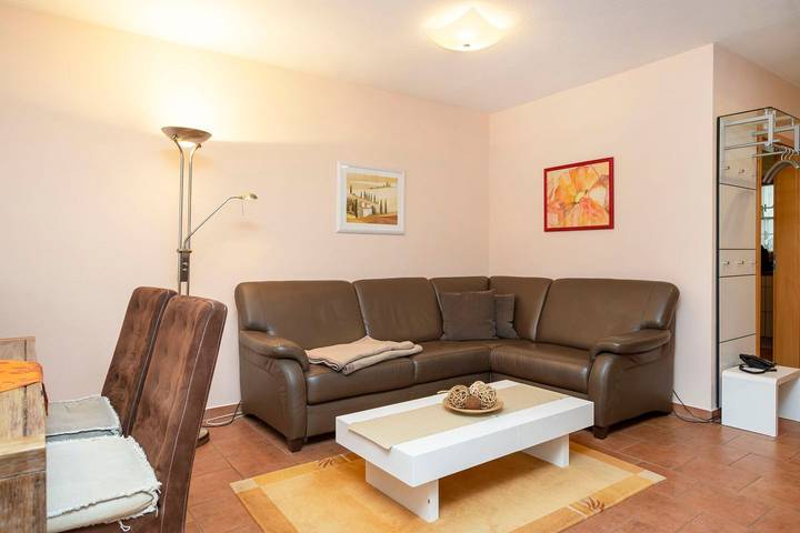 Ferienhaus für 4 Personen, mit Terrasse und Garten in Zingst