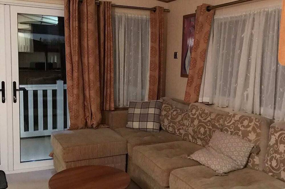 8 Berth Caravan with Veranda - Pet Friendly in Camber Sands, Camber