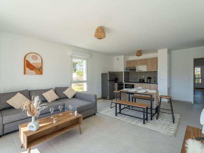 Gîte pour 8 personnes, avec terrasse dans Biscarrosse (bourg) - 2