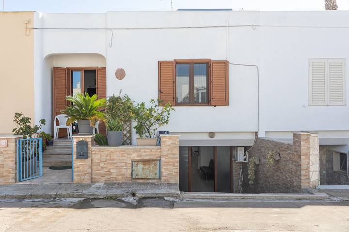 Villa per 11 persone, con balcone e giardino a Taviano