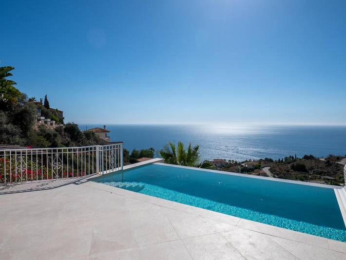Location de vacances pour 8 personnes, avec jardin ainsi que vue sur l’océan et piscine à Salobreña - 3