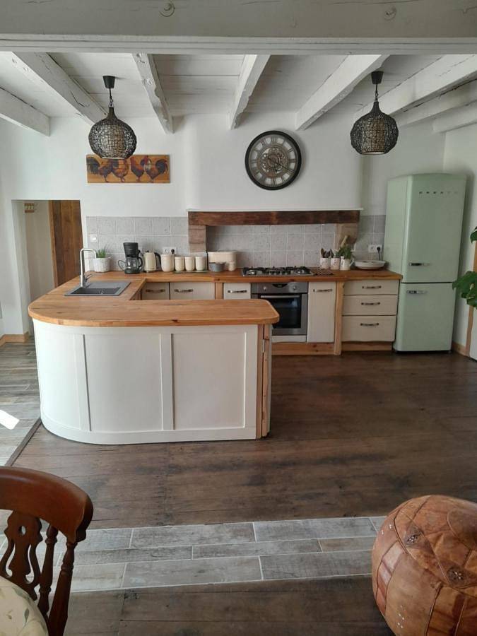 Location de vacances pour 6 personnes, avec vue et jardin à Videix - 3