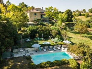 Gîte pour 12 personnes, avec jardin ainsi que vue et piscine, animaux acceptés à Algans