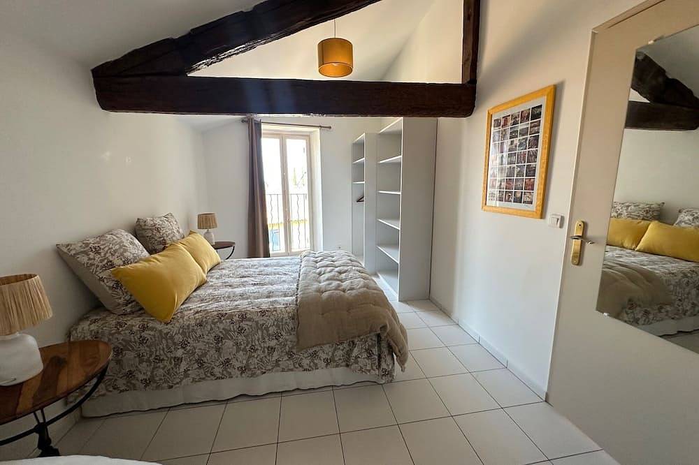 Apartamento entero, Le 15 - Apartment With Panoramic View In The Heart Of The Medieval Village Wifi & Air Conditioning in Châteauneuf-du-Pape, Vaucluse