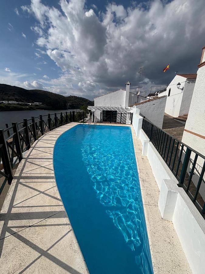 Casa rural para 6 personas, con Terraza además de Piscina y Vistas en Alosno - 4
