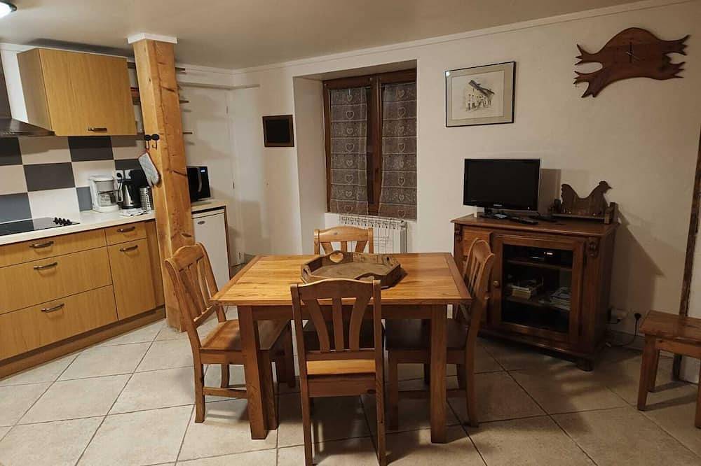 Apartamento entero, Estudio grande 35 M² 2/4 lugares a 100 m de La Télecabine Maurienne a través de Val Thorens in Orelle, Región de Saint-Jean-de-Maurienne