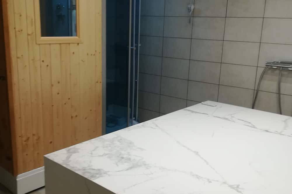 Apartamento entero, Exceptional gite with private spa in Savoie at Voglans in Voglans, Chambéry region