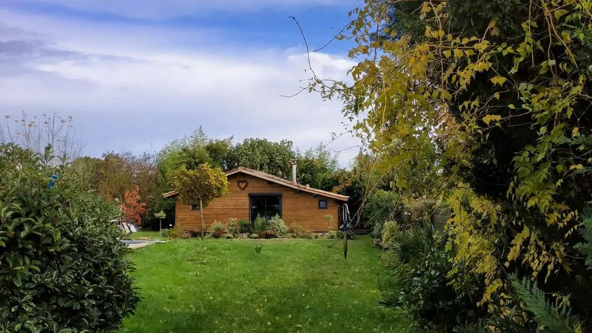 Chalet für 4 Personen, mit Whirlpool und Garten sowie Pool, mit Haustier - 1