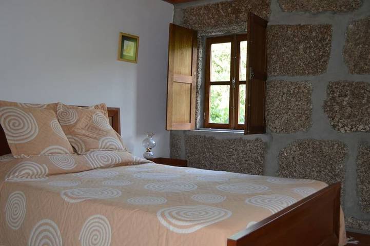 Orange Tree Cottage (2 bedrooms, sleeps 4) in Fridão, Distrito do Porto