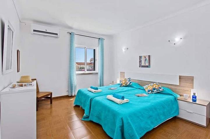 Schönes 4-Schlafzimmer Villa in Carvoeiro, am Meer in Carvoeiro, Faro Distrikt