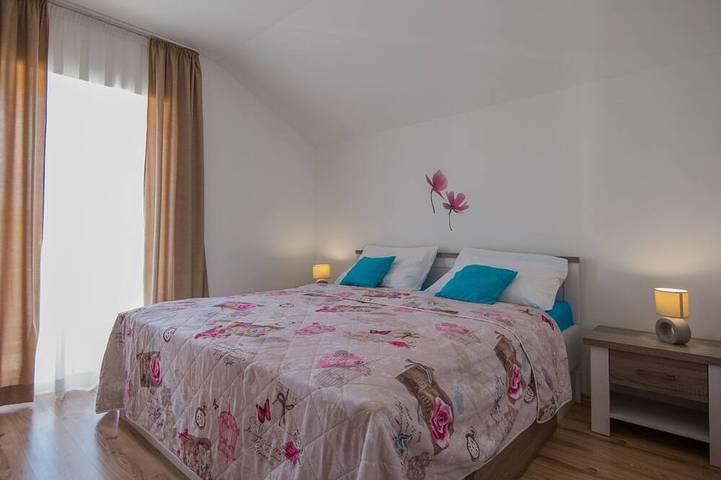 Freistehende Villa Iva Grubine mit Privatpool in Imotski, Makarska Riviera