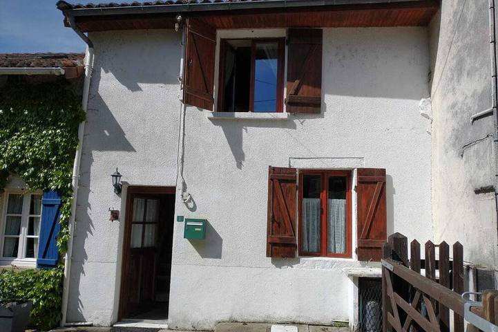 Gîte pour 4 personnes, avec terrasse, animaux acceptés