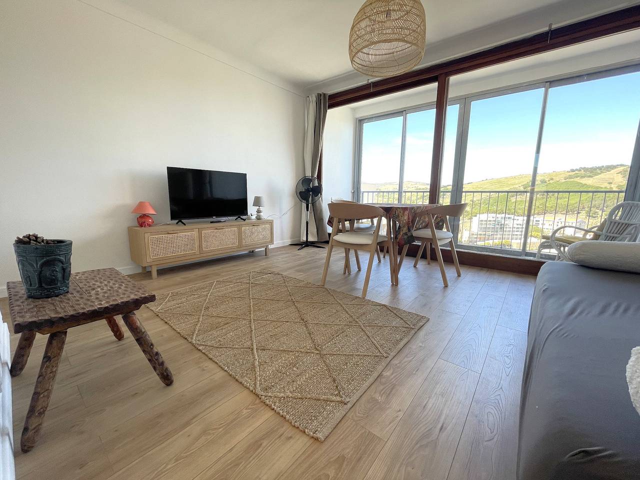 Appartement entier, Agréable studio à 250m de la plage avec loggia, animaux acceptés et parking privatif in Côte Vermeille, Banyuls-sur-Mer