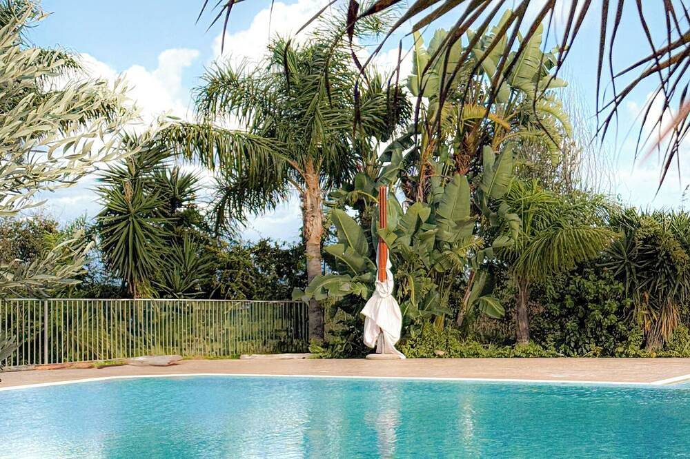 Beautiful retreat view with swimming pool, Sub Paradise in Zambrone, Provincia di Vibo Valentia