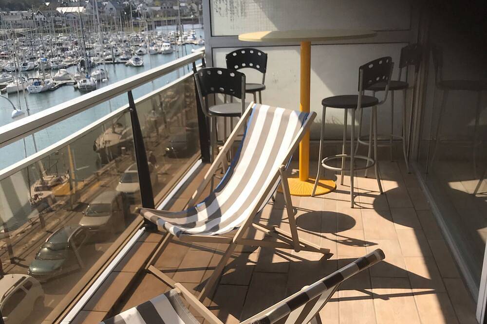 Appartement entier, Très Belle Vue Du Port , De La Mer Depuis L’Appartement Très Clair et Du Balcon. in Binic, Côte de Goëlo