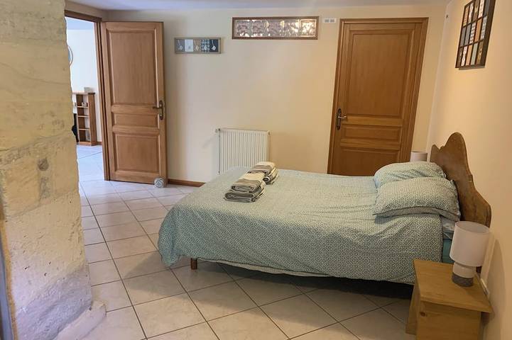 Gîte pour 4 personnes, avec piscine ainsi que jardin et terrasse à Cherves-Richemont - 4