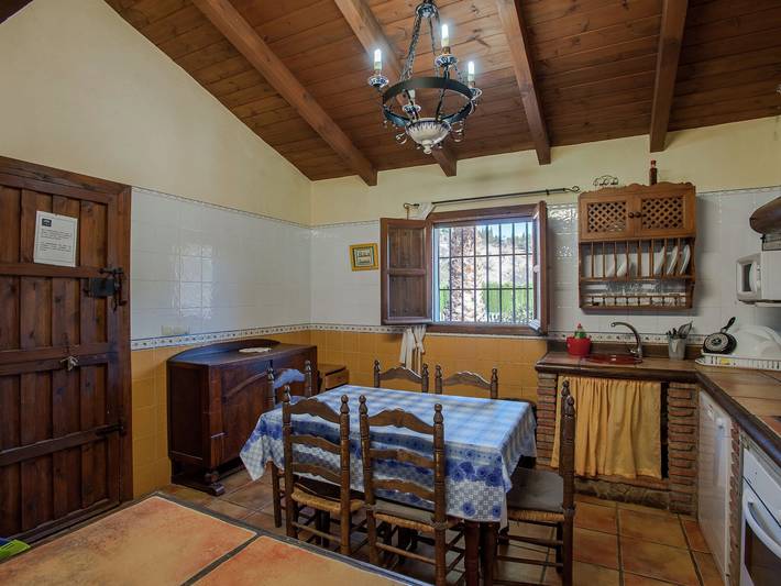 Casa rural para 8 personas, con jacuzzi además de terraza y piscina, Se admiten mascotas en Antequera - 4