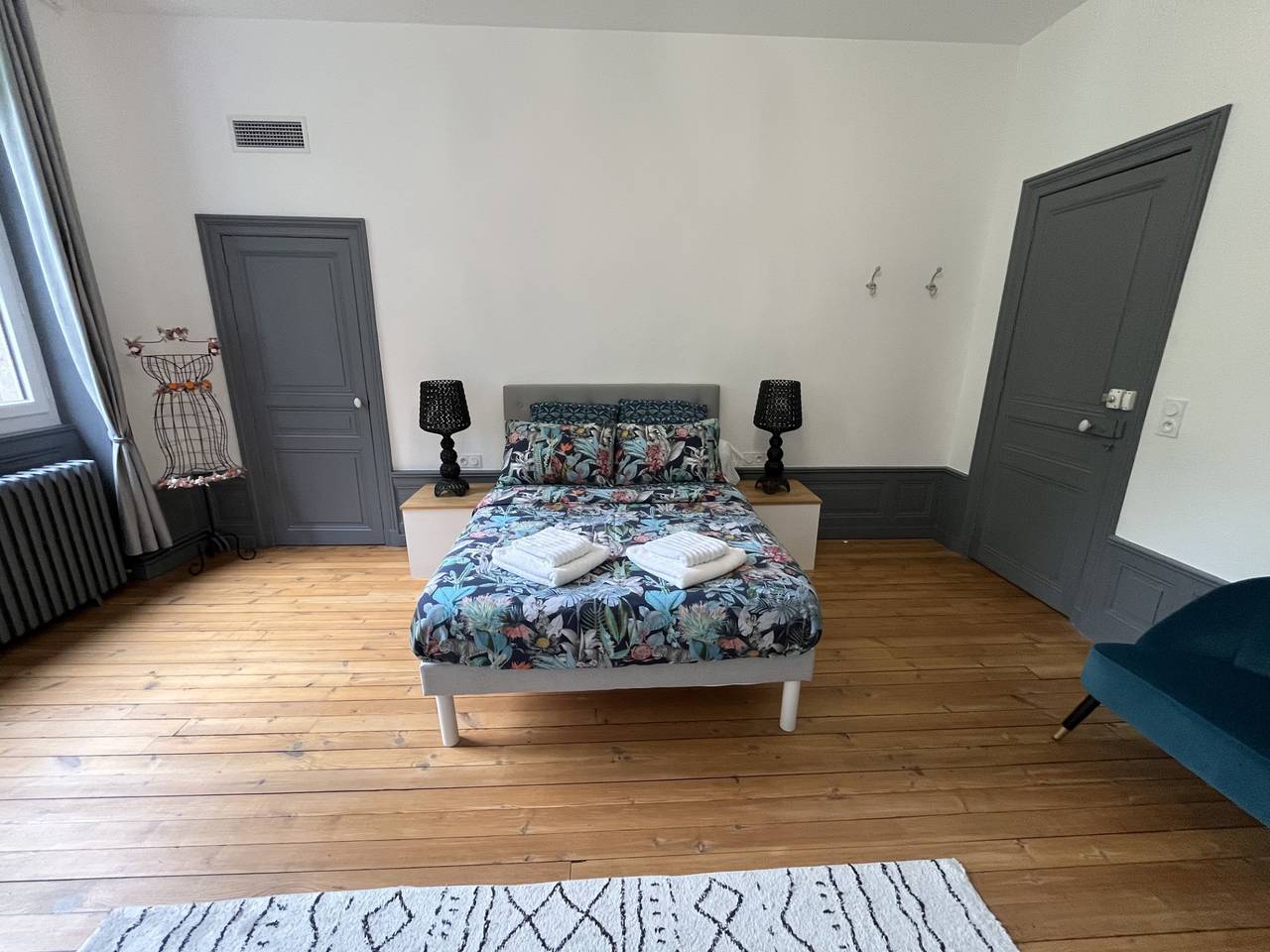 Chambre d'hôtes 3 avec terrasse partagée, Wi-Fi et climatisation in Joze, Région de Thiers