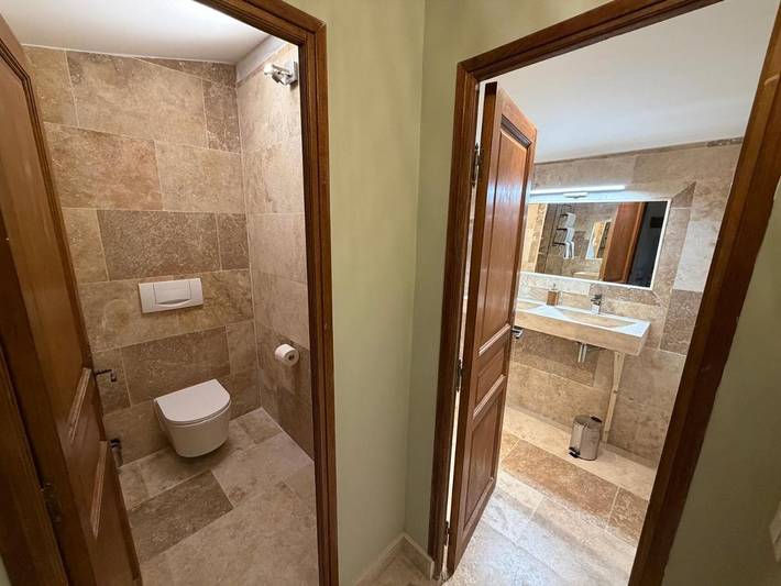 Chambre d’hôte pour 2 personnes, avec Terrasse ainsi que Jardin et Piscine dans Parc naturel régional du Luberon - 2